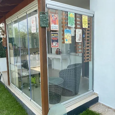 Neseli Bahce Cafe Aparthotel Seferihisar