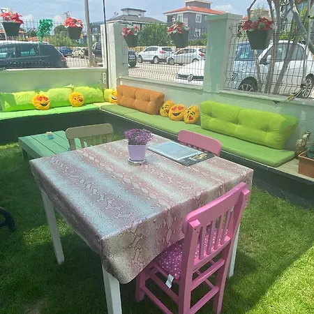 Neseli Bahce Cafe Aparthotel Seferihisar