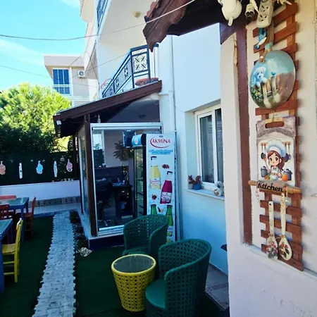 Neseli Bahce Cafe 塞费里希萨尔