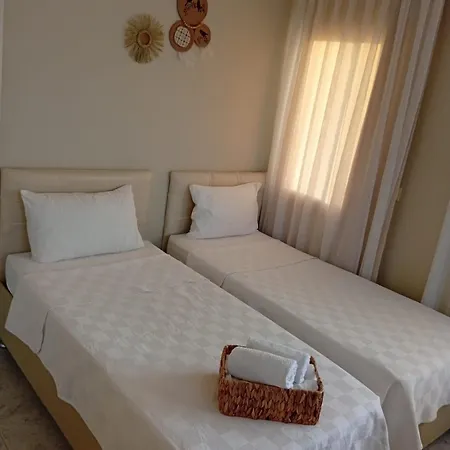 Neseli Bahce Cafe Apartmanhotel Seferihisar