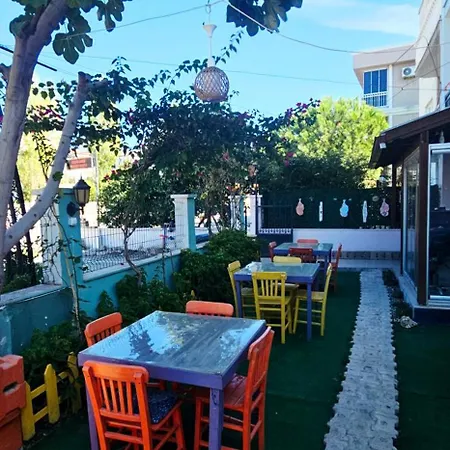 Neseli Bahce Cafe