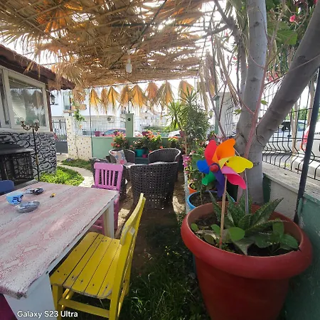 Apartahotel Neseli Bahce Cafe Seferihisar